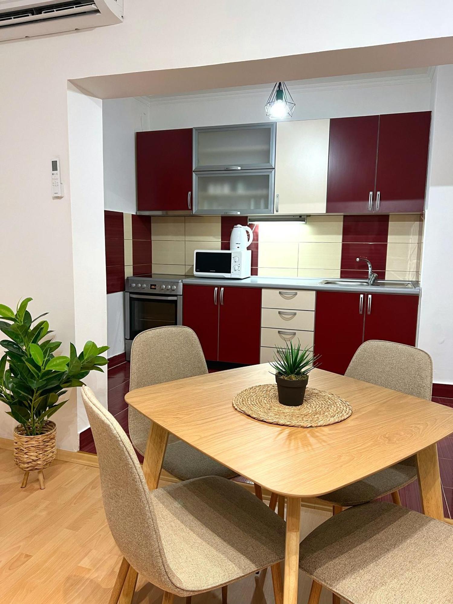 Charming 2 Bedroom Apartment Скопье Экстерьер фото